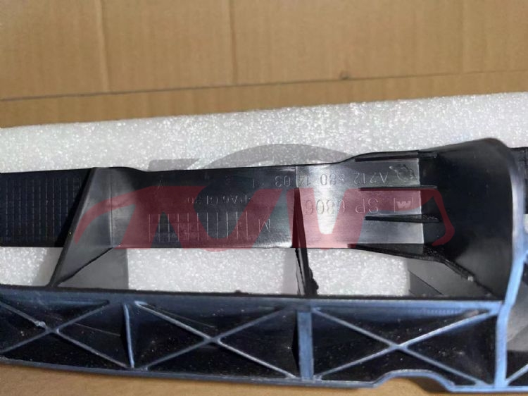 For Benz 479w212 11-12 front Grille Bracket 2128801403, E-class Car Accessorie, Benz  Plastic Grille2128801403